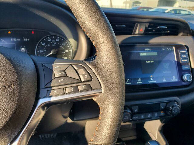 2024 Nissan Kicks SR