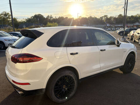 2017 Porsche Cayenne S E-Hybrid Platinum Edition