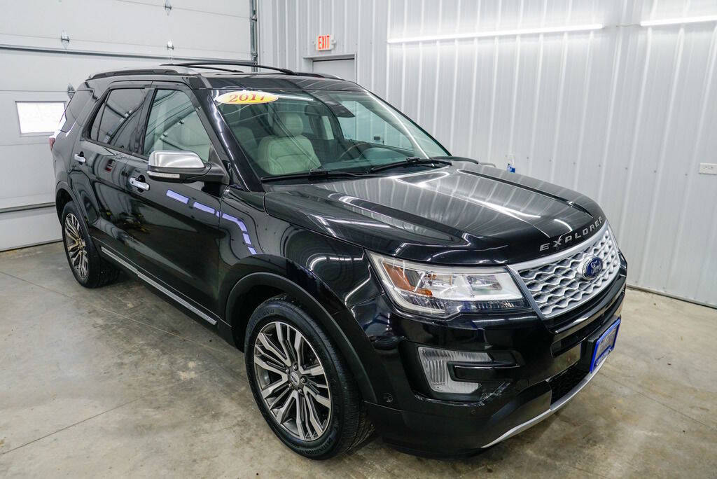 Black 2017 Ford Explorer Platinum AWD Platinum 4dr SUV 1