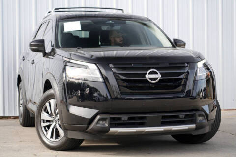 2023 Nissan Pathfinder SL