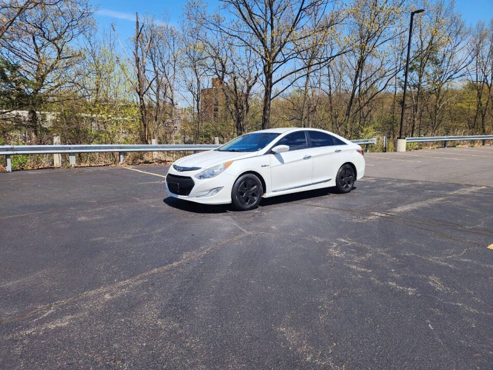 2011 Hyundai SONATA Hybrid for sale at Commonwealth Motors LLC in Moosic, PA