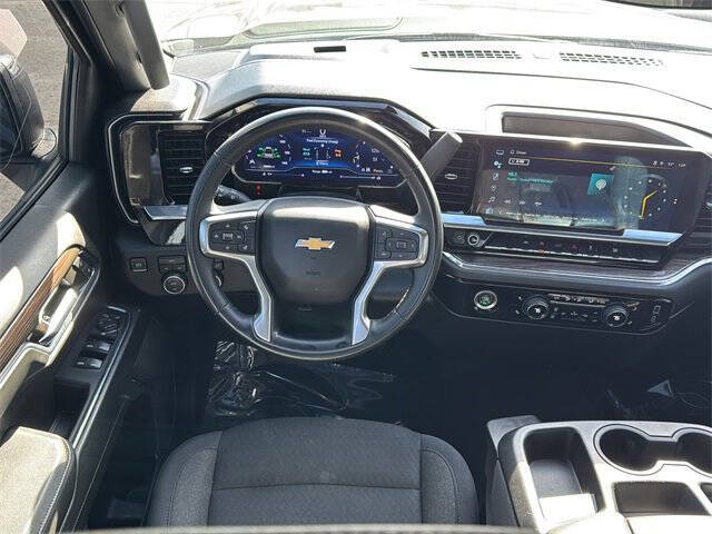 2024 Chevrolet Silverado 1500 LT