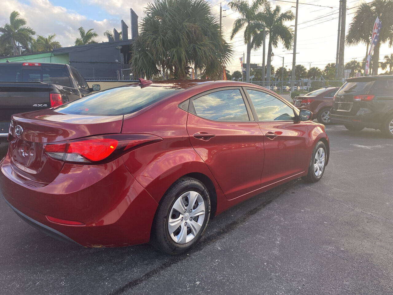 2016 Hyundai Elantra 8