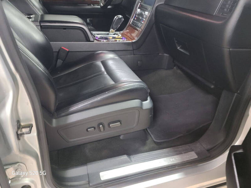 2017 Lincoln Navigator Select