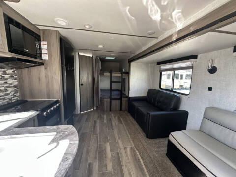 2021 Gulfstream Enlighten 27BHS