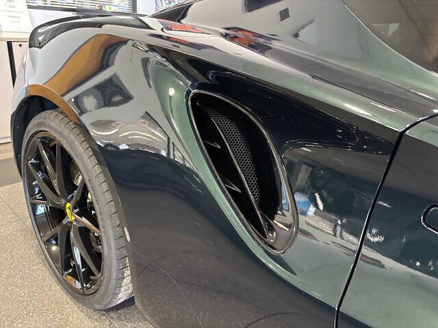 2024 Lotus Emira 9