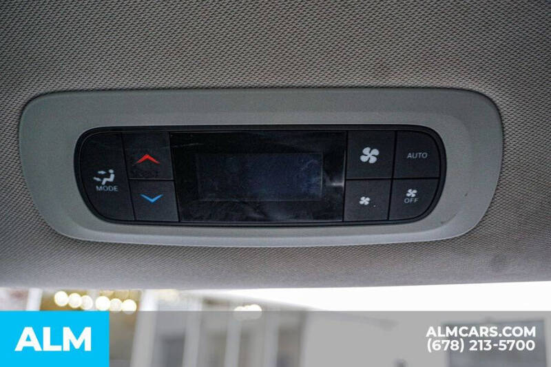 2024 Chrysler Pacifica Plug-In Hybrid Select