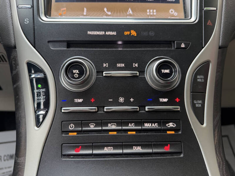 2019 Lincoln Nautilus Select