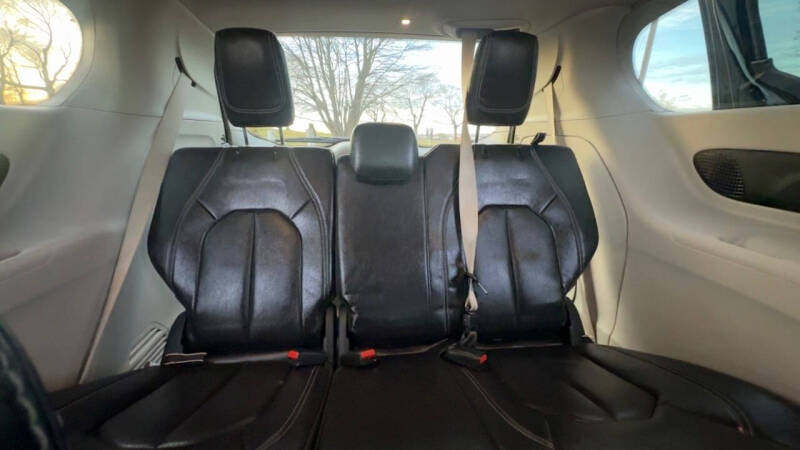 2022 Chrysler Pacifica Hybrid Touring L