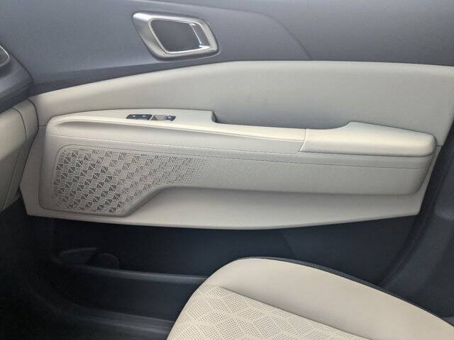 2025 Kia Carnival SX