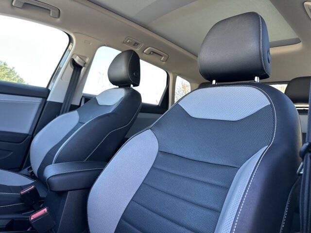 2022 Volkswagen Taos SEL 4Motion