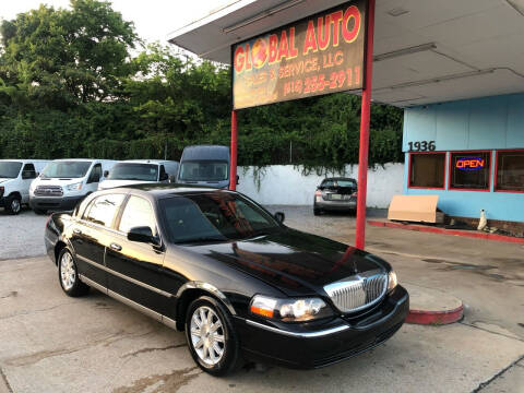 2009 Lincoln Town Car for sale at Global Auto Sales and Service in Nashville TN