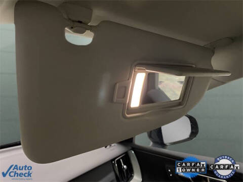 2025 Volvo XC60 B5 Plus Dark Theme