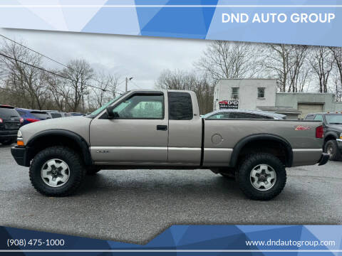 2001 Chevrolet S-10 for sale at DND AUTO GROUP in Belvidere NJ