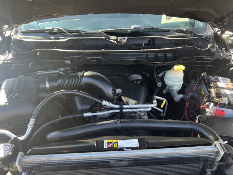 2017 RAM 1500 SLT
