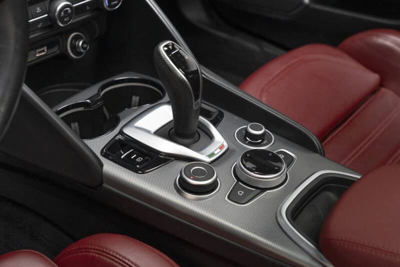 2022 Alfa Romeo Giulia Veloce