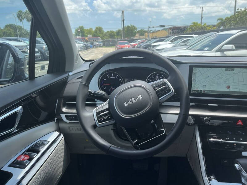 2024 Kia Carnival EX