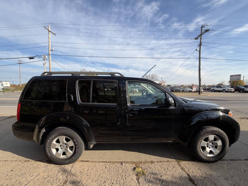 2012 Nissan Pathfinder LE