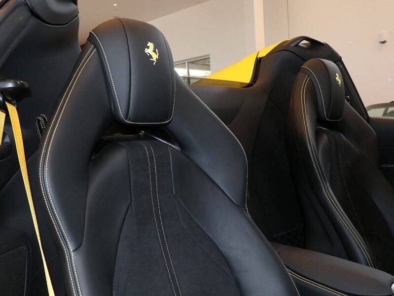 2021 Ferrari 812 GTS