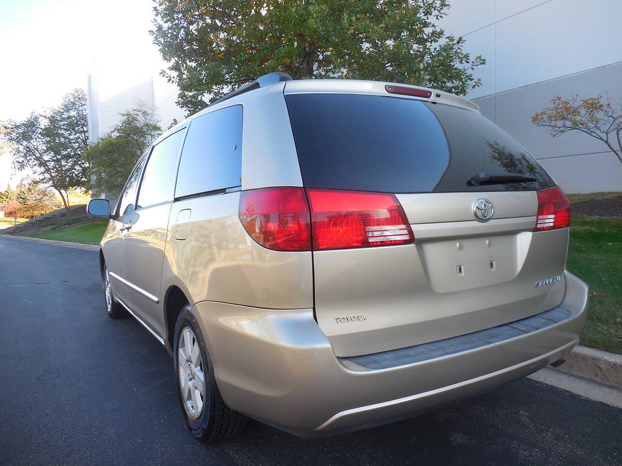 2004 Toyota Sienna for sale at Genuine Motors in Schaumburg, IL