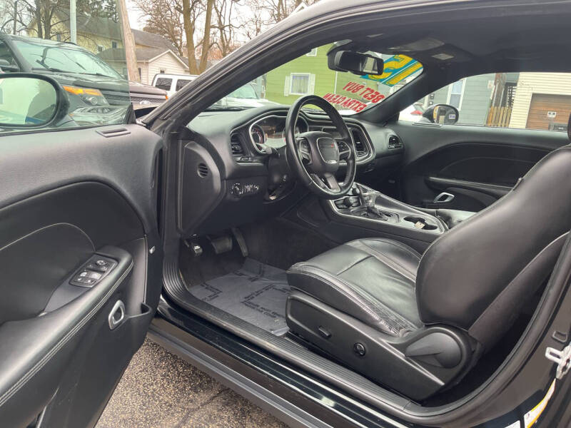 2015 Dodge Challenger SXT Plus