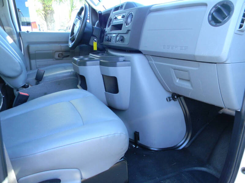 2023 Ford E-450