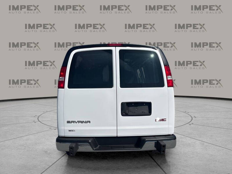 2023 GMC Savana 2500