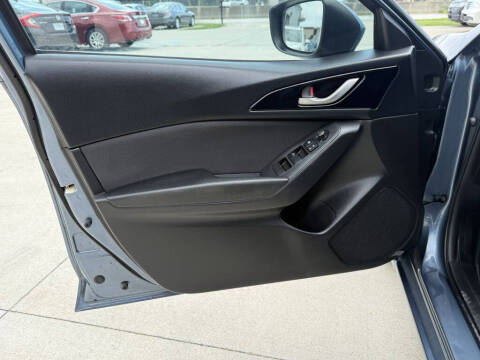 2016 Mazda MAZDA3 i Sport