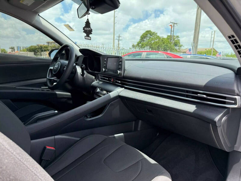 2022 Hyundai Elantra