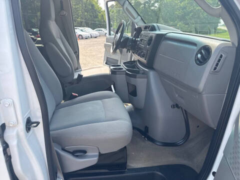2013 Ford E-Series E-350 SD XLT