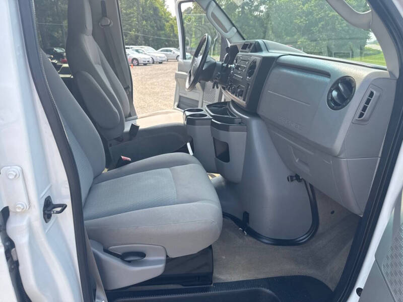 2013 Ford E-Series E-350 SD XLT