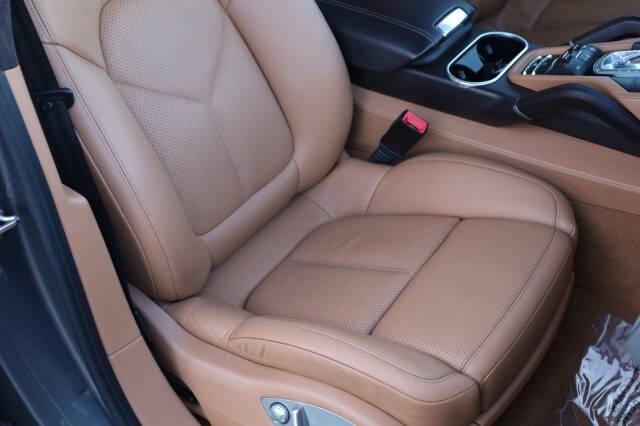 2014 Porsche Cayenne GTS