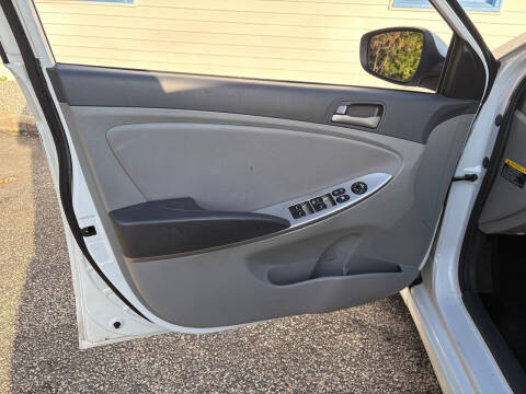 2017 Hyundai Accent Value Edition