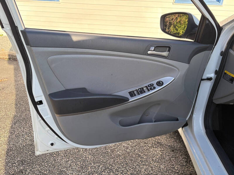 2017 Hyundai Accent Value Edition