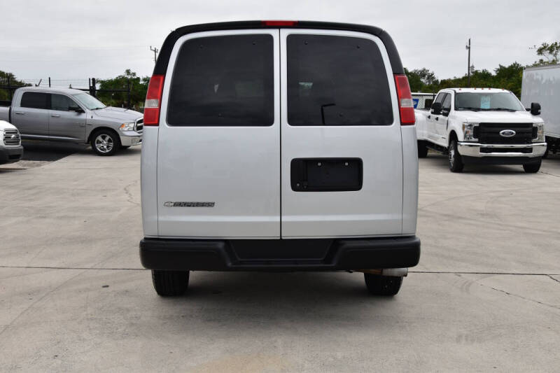 2017 Chevrolet Express LS 3500