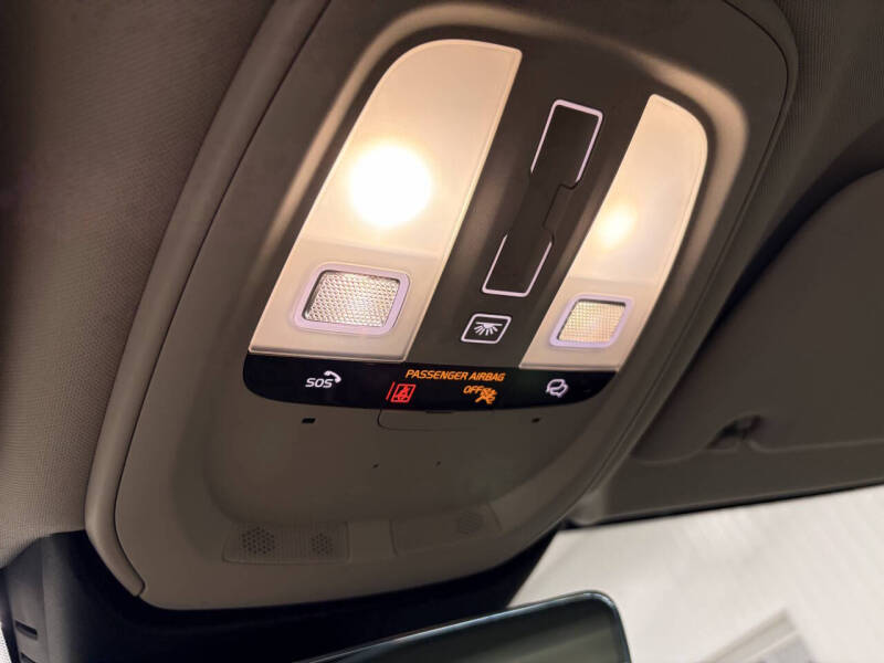 2024 Volvo S60 Recharge T8 Core Dark Theme