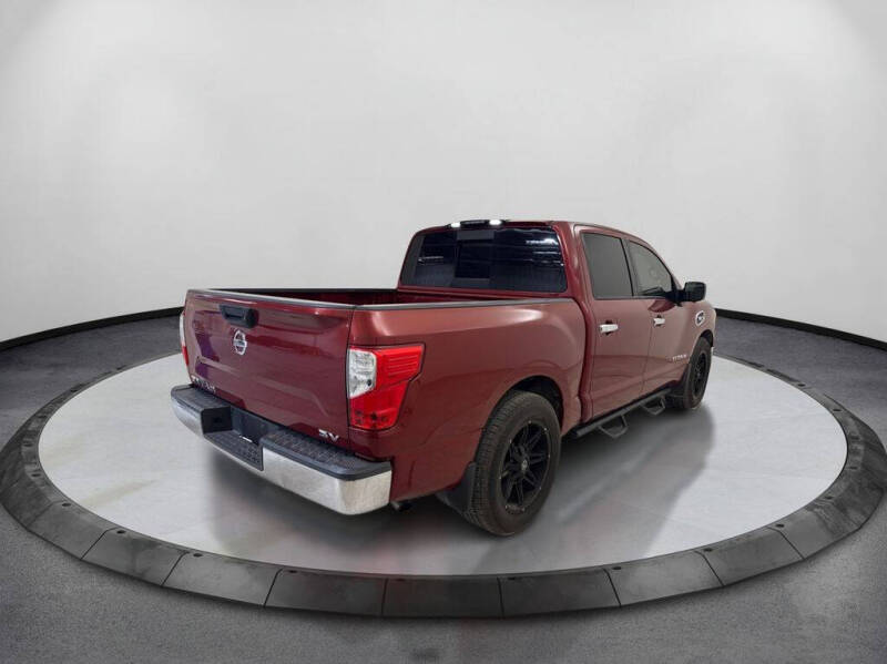 2017 Nissan Titan SV