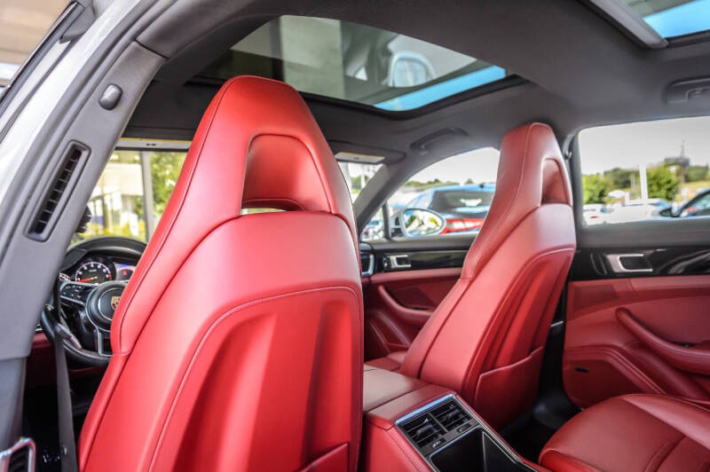 2020 Porsche Panamera