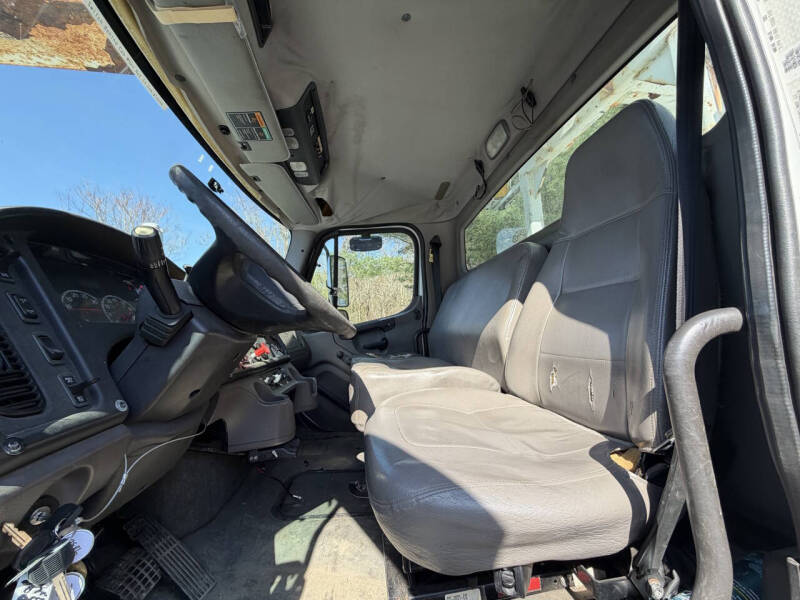 2008 Freightliner M2 112