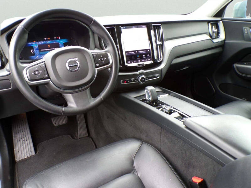 2023 Volvo XC60 B5 Core