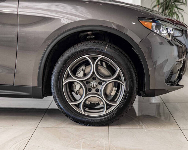 2025 Alfa Romeo Stelvio