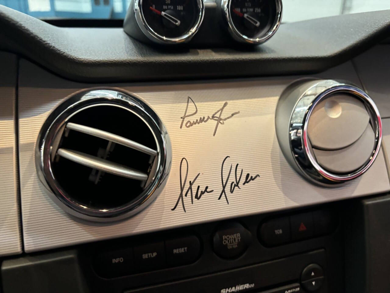 2007 Ford Mustang 23