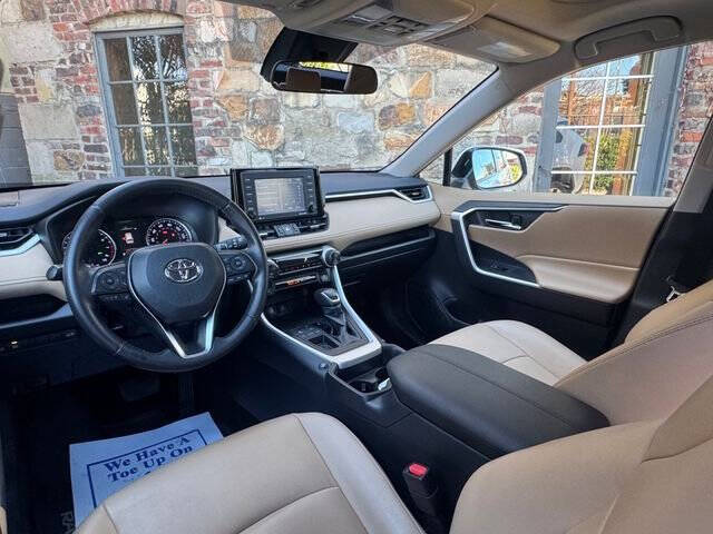 2020 Toyota RAV4 XLE Premium