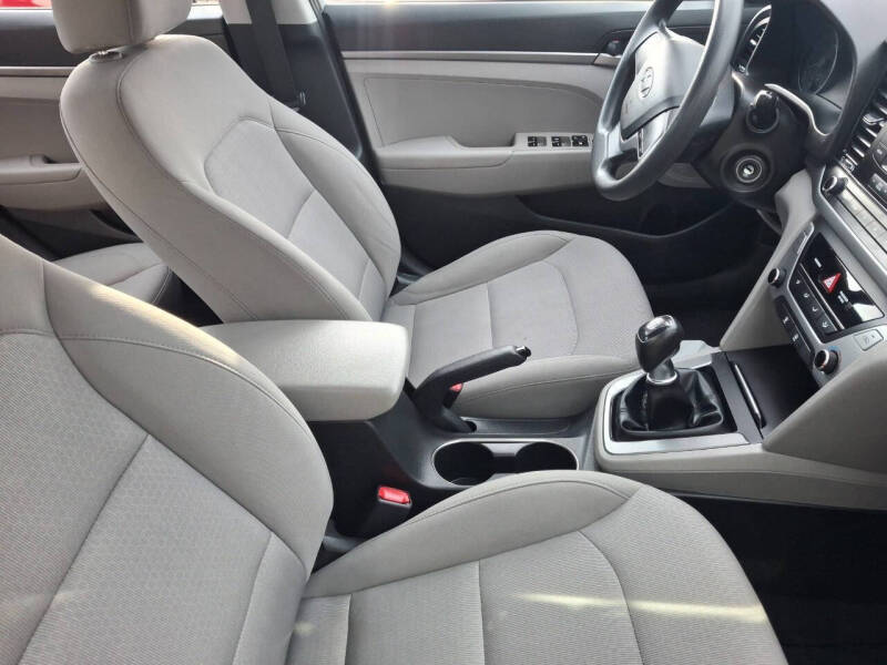 2018 Hyundai Elantra SE