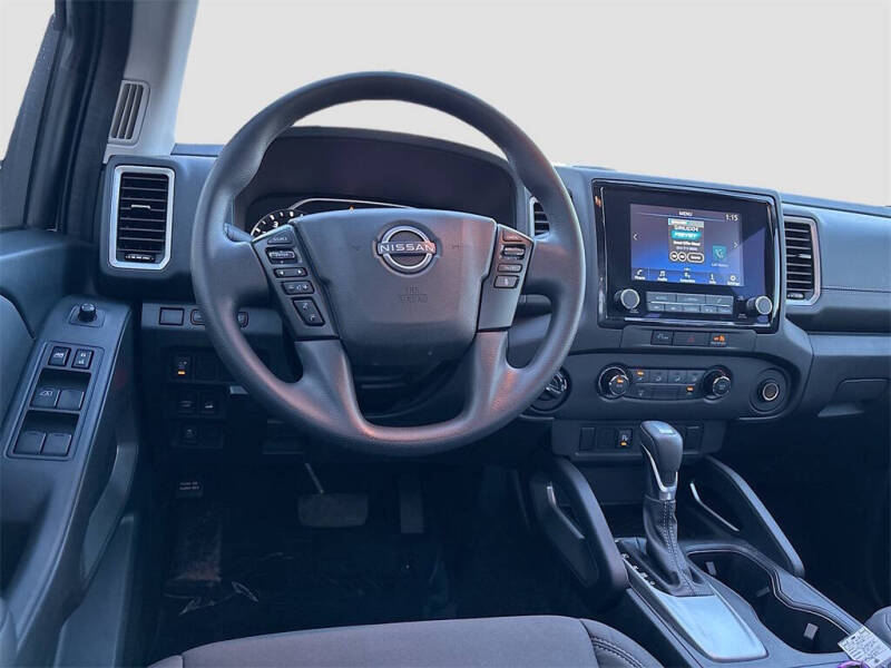 2024 Nissan Frontier SV