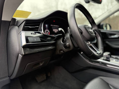 2019 Audi Q8 quattro Premium Plus 55 TFSI