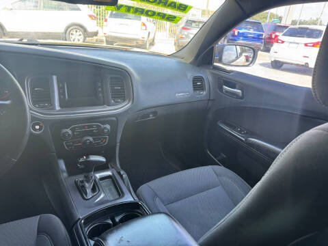 2017 Dodge Charger SE