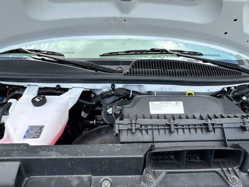 2025 GMC Savana 2500
