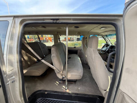 2009 Ford E-Series E-350 SD XLT