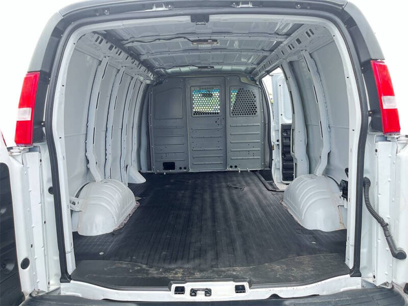 2023 Chevrolet Express 2500